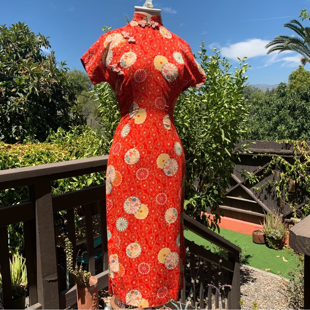 Stunning VINTAGE Cheongsam Qipao Red Multicolored Floral Retro Midi Dress